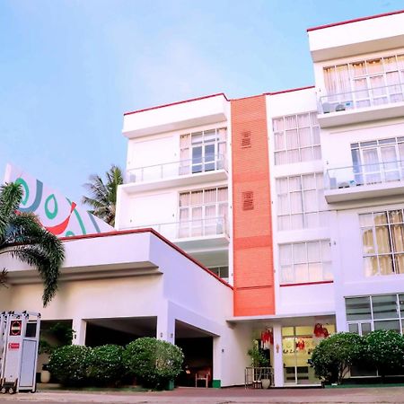 Kanola Luxury Hotel Anuradhapura Buitenkant foto