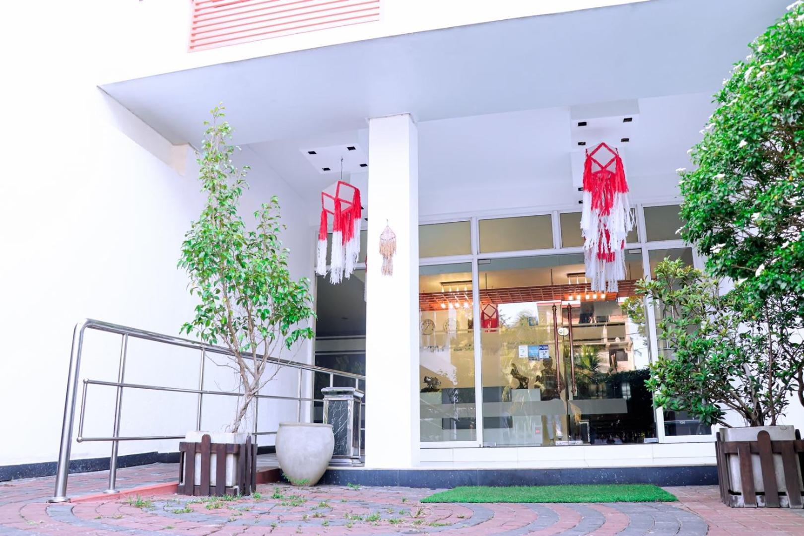Kanola Luxury Hotel Anuradhapura Buitenkant foto