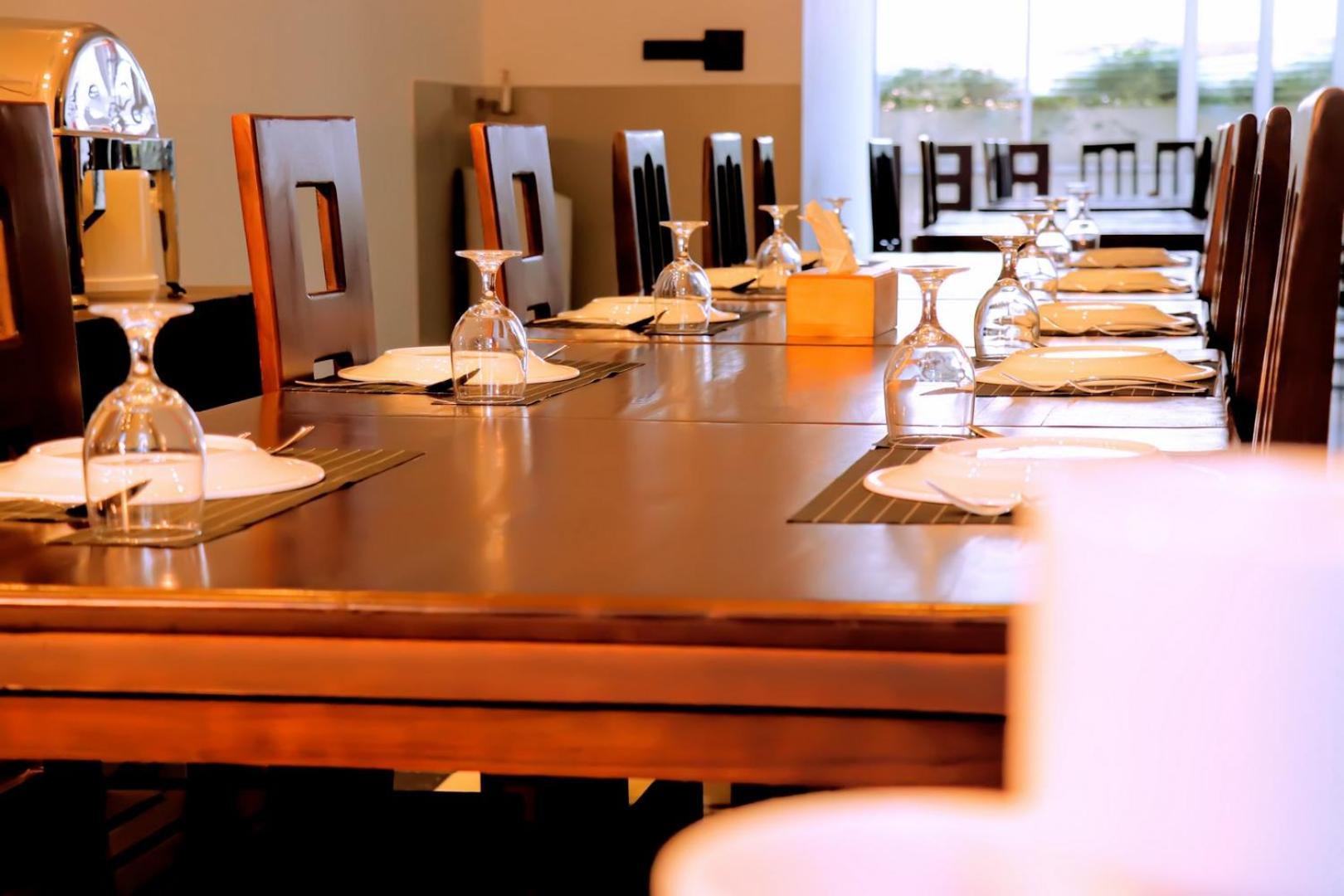 Kanola Luxury Hotel Anuradhapura Buitenkant foto