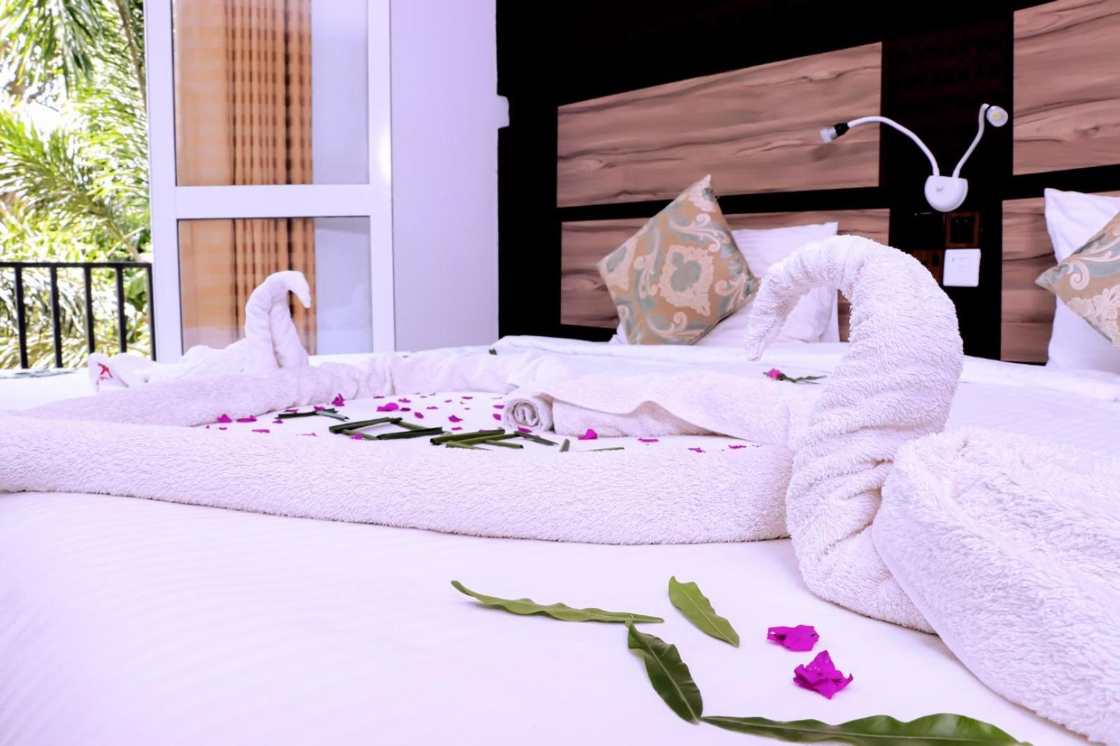 Kanola Luxury Hotel Anuradhapura Buitenkant foto